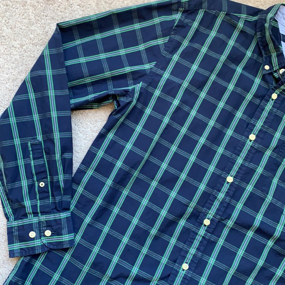 *Tommy Hilfiger button down shirt - Picture 5 of 7